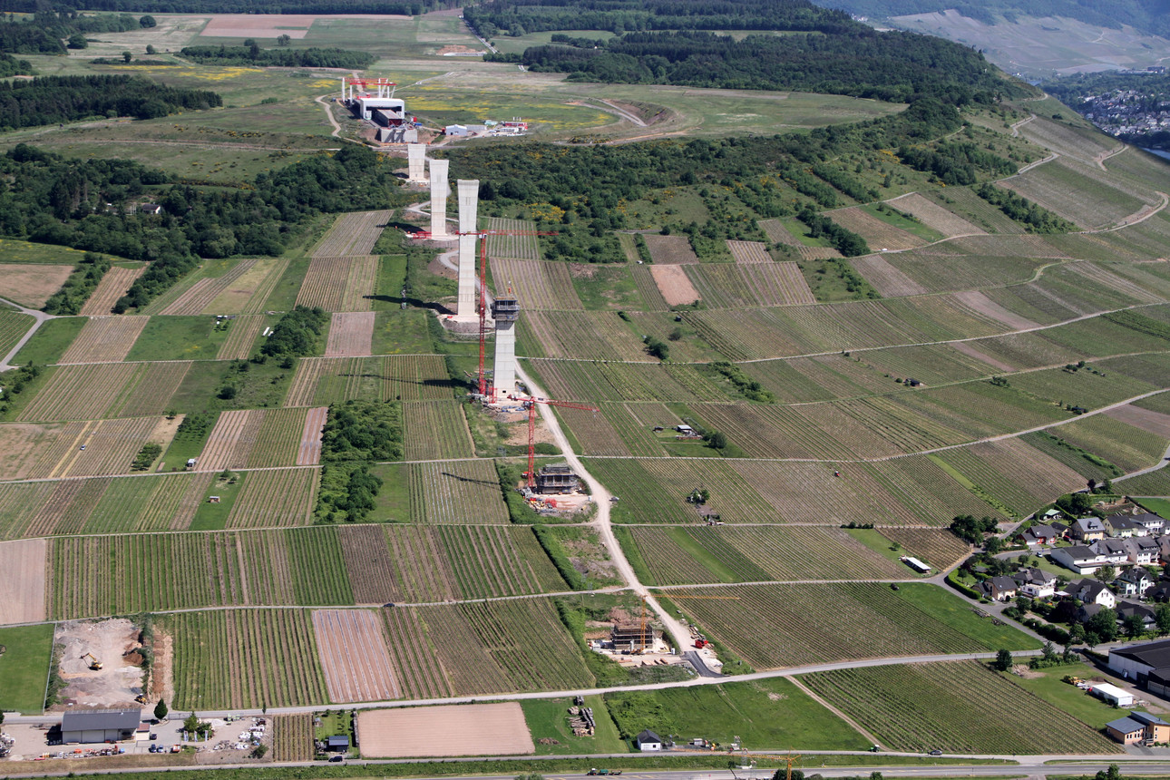 Luftbild Pfeiler 5 und Taktstation